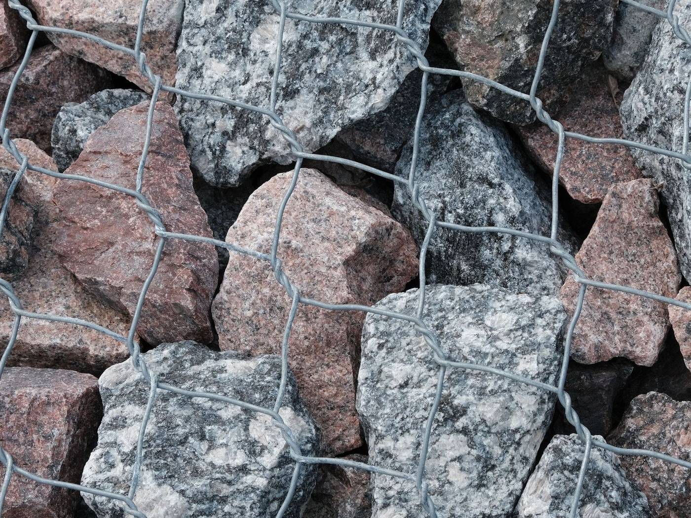 Stones held in hexagonal double twisted mesh